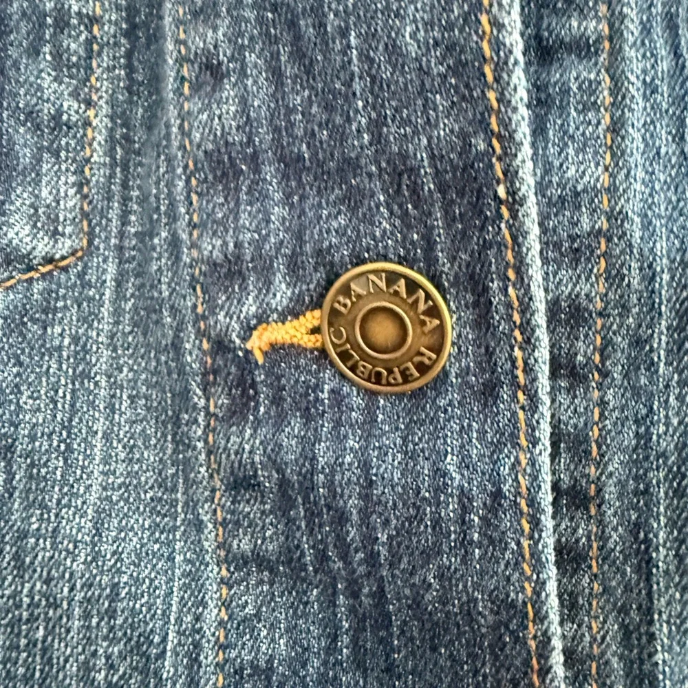 Banana Republic Blue Jean Jacket Classic Denim Style - Picture 4 of 4